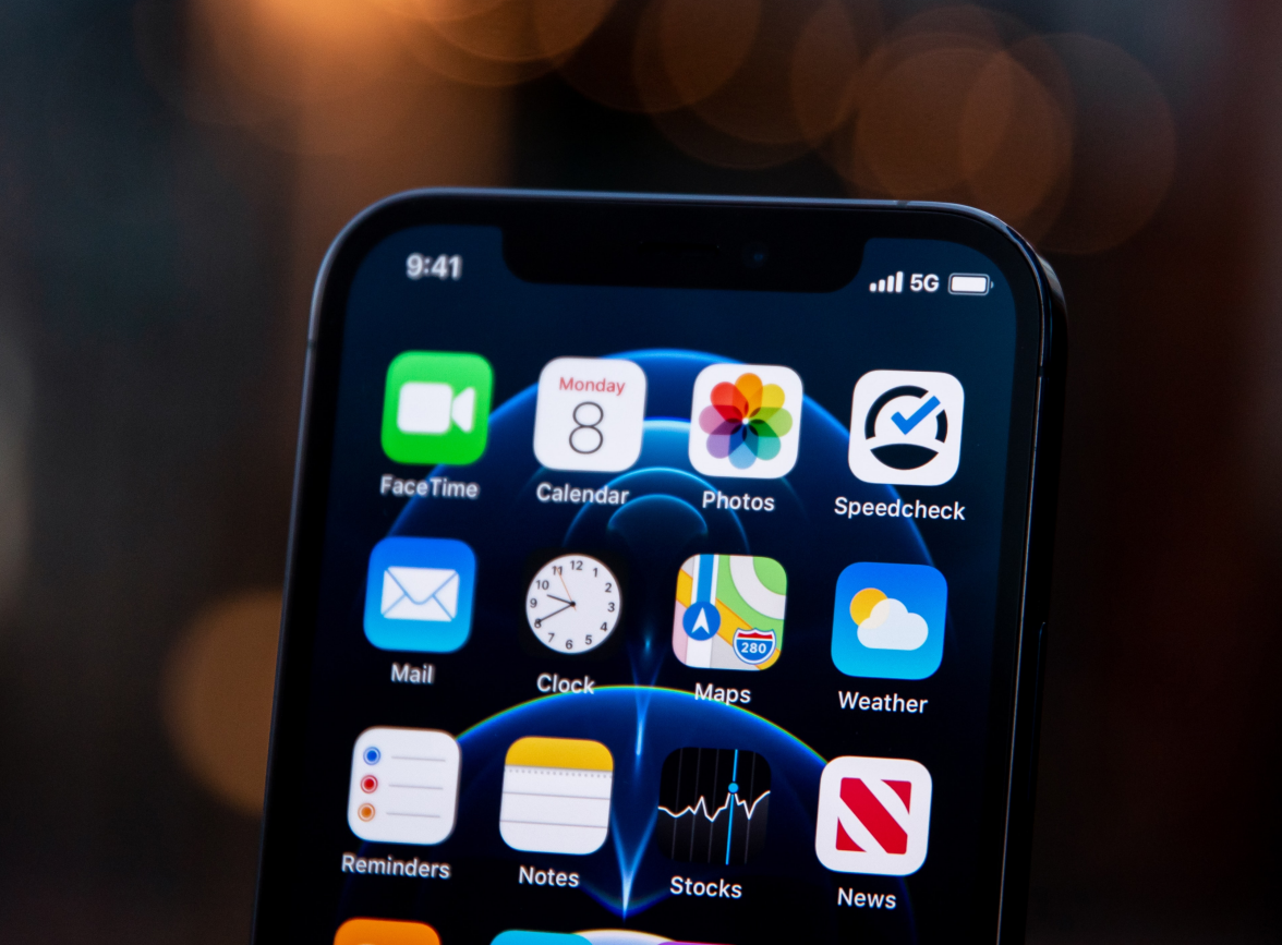 龙楼镇苹果手机维修分享为什么 iPhone 12 在冬季会自动关机 